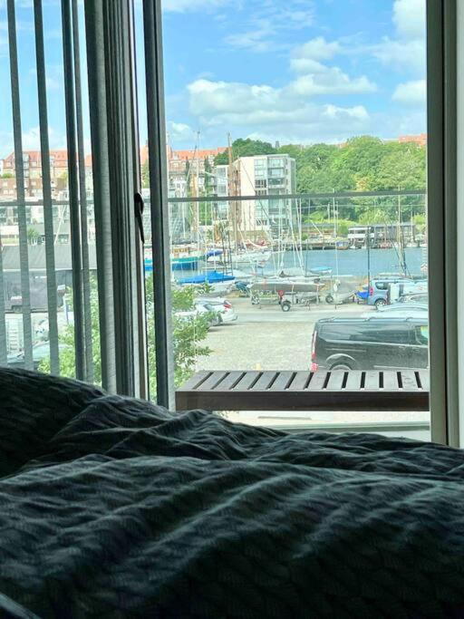 Bo Med Stil Og Udsigt Til Aarhus Lystbadehavn Apartman Kültér fotó