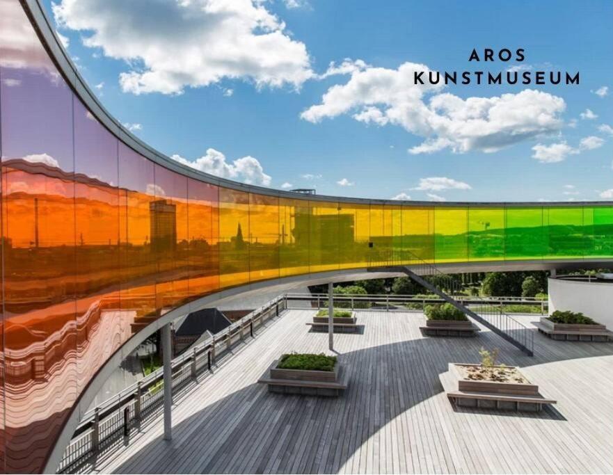 Bo Med Stil Og Udsigt Til Aarhus Lystbadehavn Apartman Kültér fotó